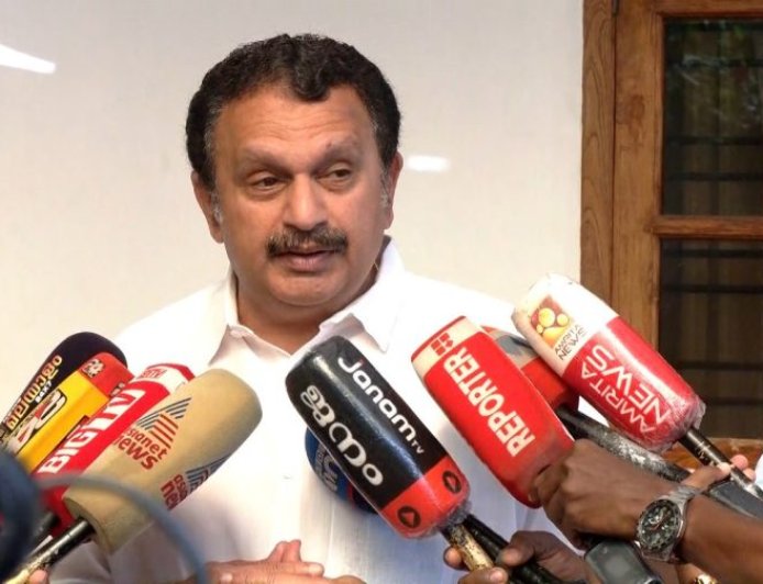 സർക്കാർ ആശുപത്രികളിലെ മരുന്ന് പ്രതിസന്ധി; 'വാർത്തകൾക്ക് പിന്നിൽ വിദേശ കമ്പനികൾ', പറയുന്നത്ര പ്രതിസന്ധിയില്ലെന്ന് കെ മുരളീധരൻ